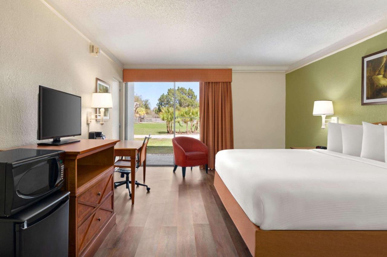Baymont By Wyndham Daytona Beach - Intl Speedway Eksteriør billede