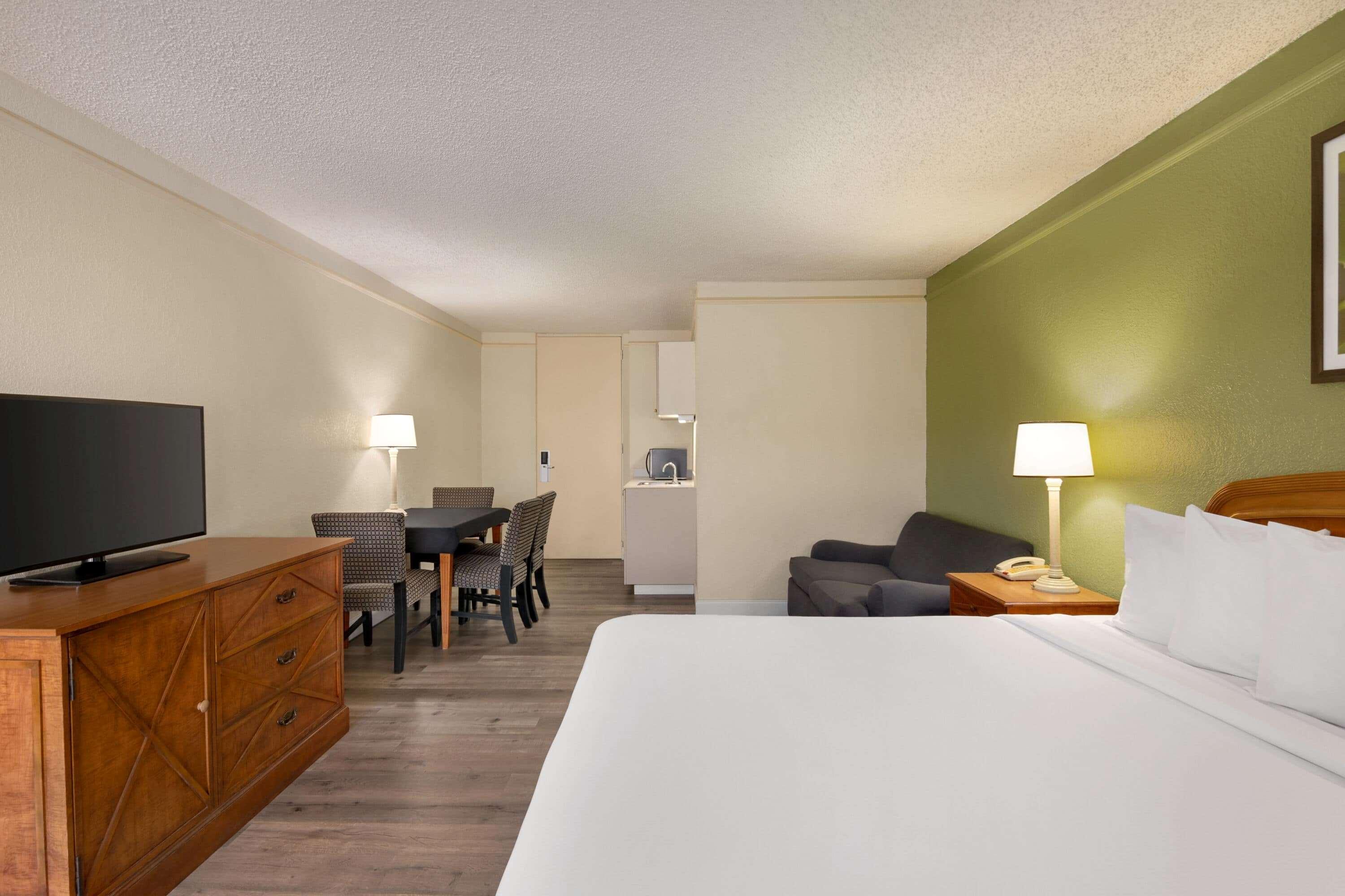 Baymont By Wyndham Daytona Beach - Intl Speedway Eksteriør billede