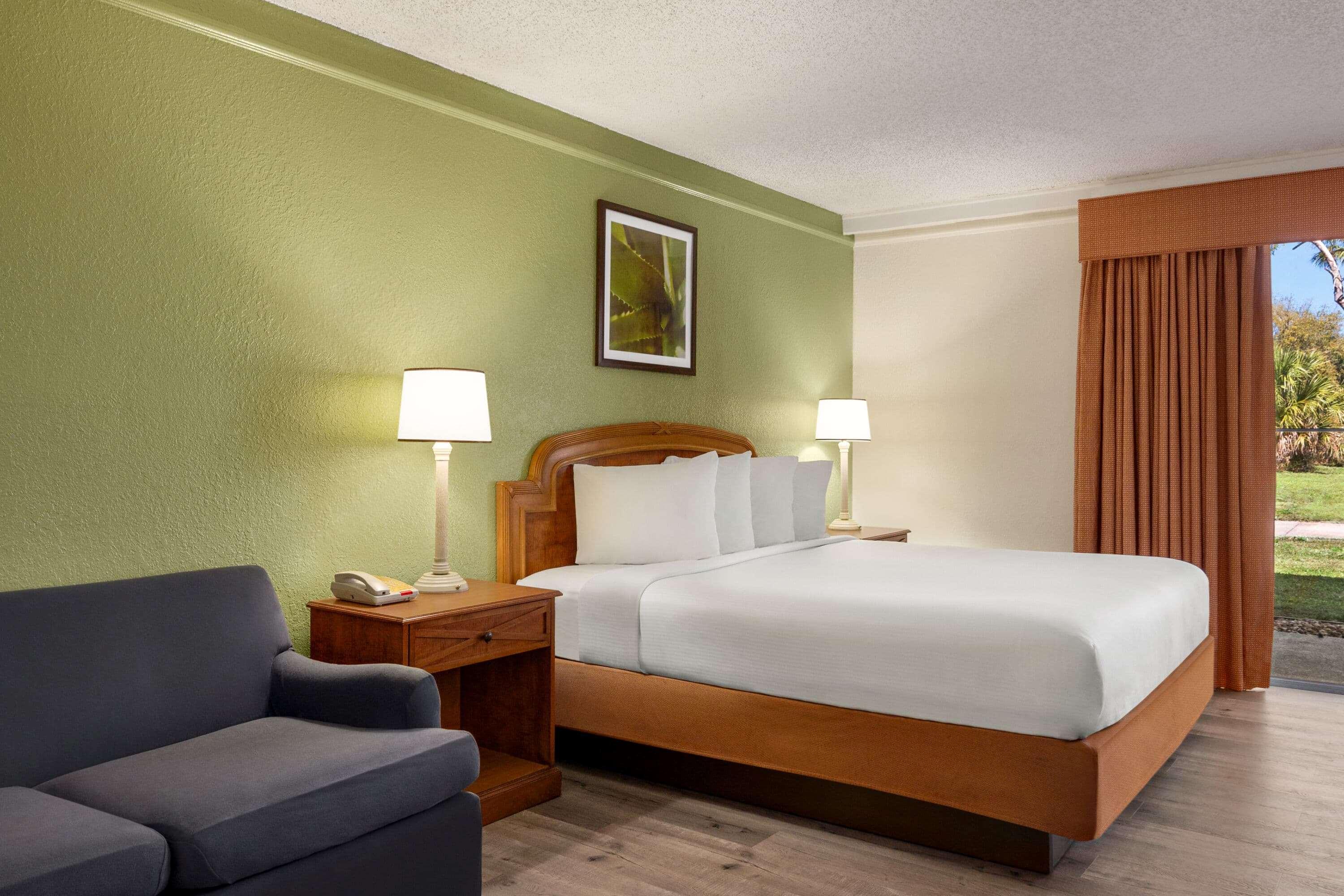 Baymont By Wyndham Daytona Beach - Intl Speedway Eksteriør billede