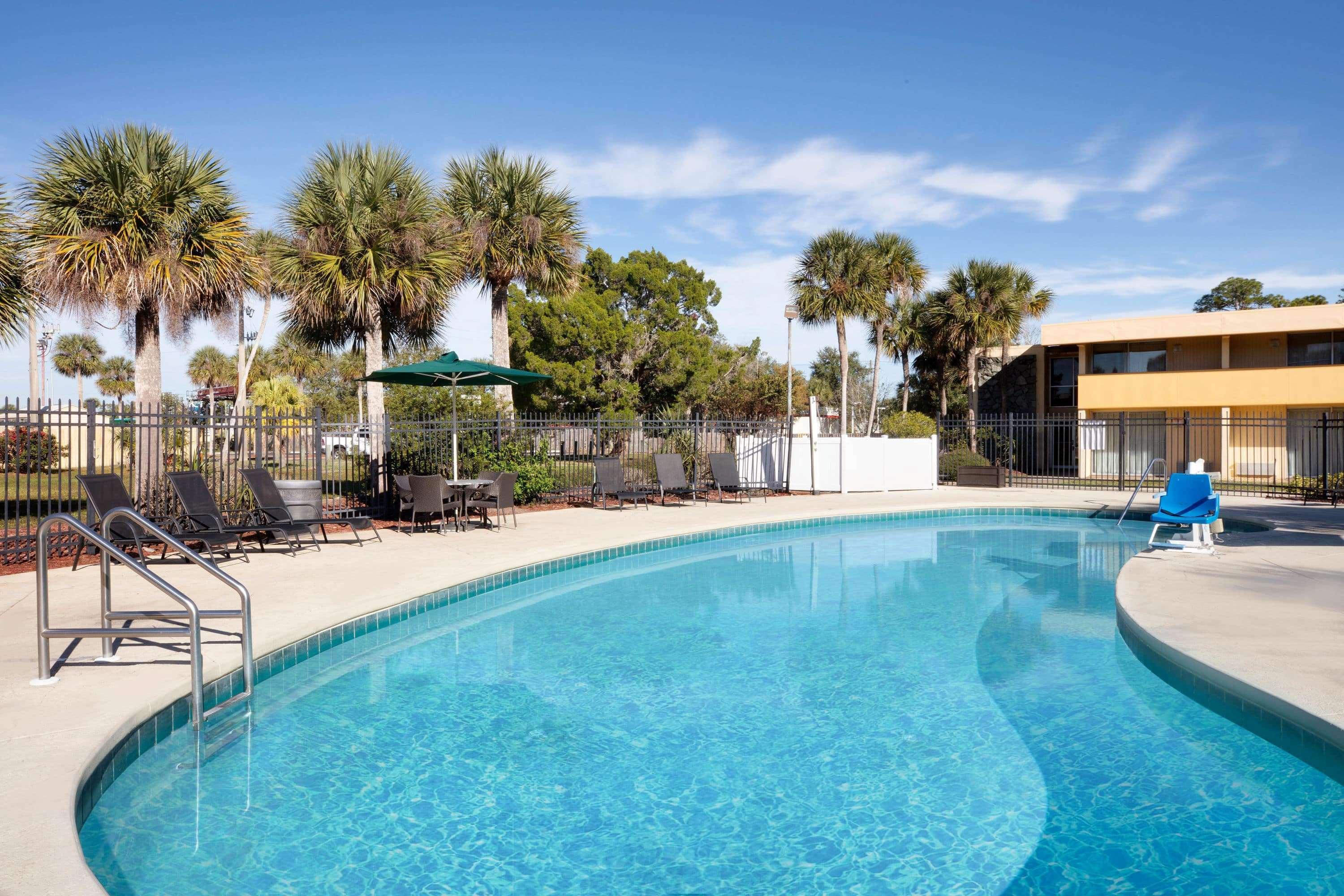 Baymont By Wyndham Daytona Beach - Intl Speedway Eksteriør billede